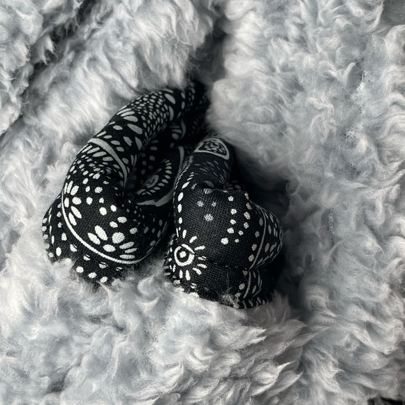 Vera Bradley Stellar Paisley Fluffy Fleece Blanket Gray Size 80x50 - Picture 3 of 6